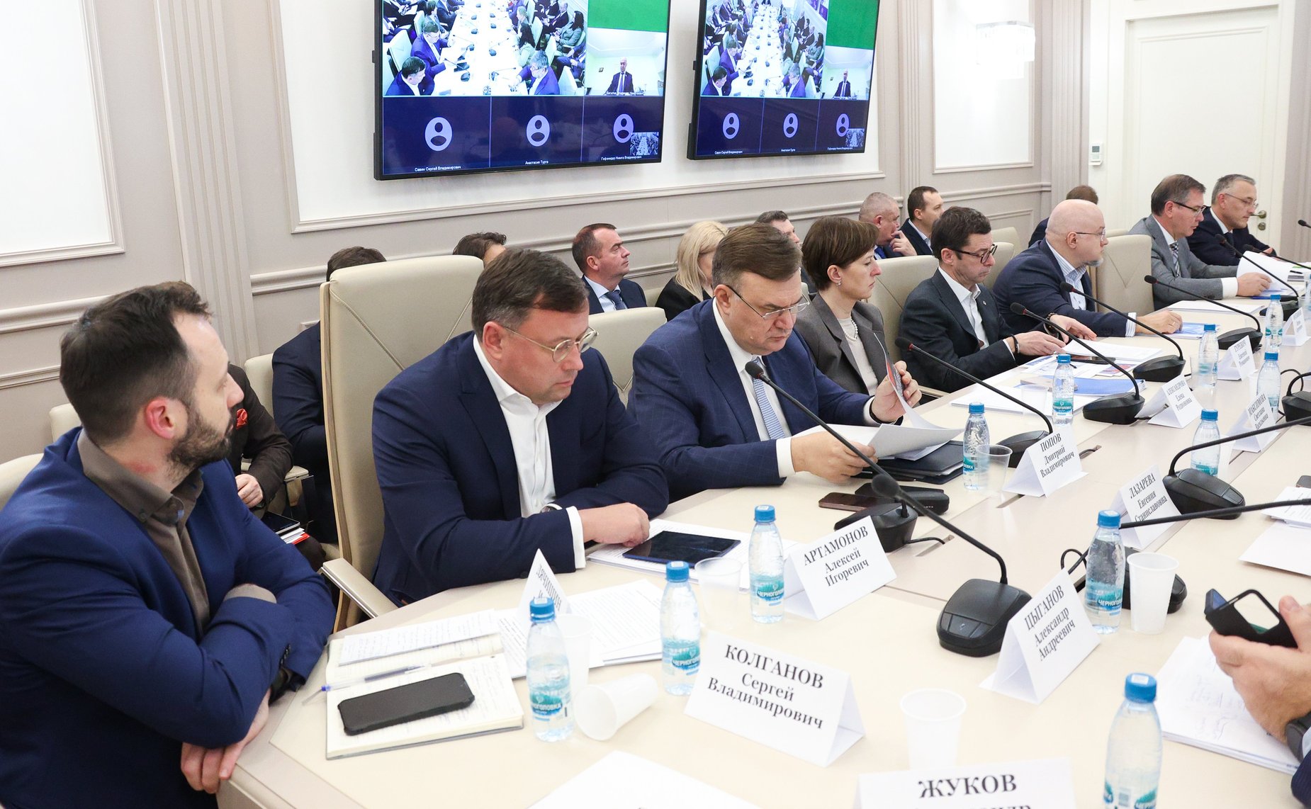 Круглый стол Комитета СФ по бюджету и финансовым рынкам на тему «Проблемы и перспективы развития страхового рынка в России»