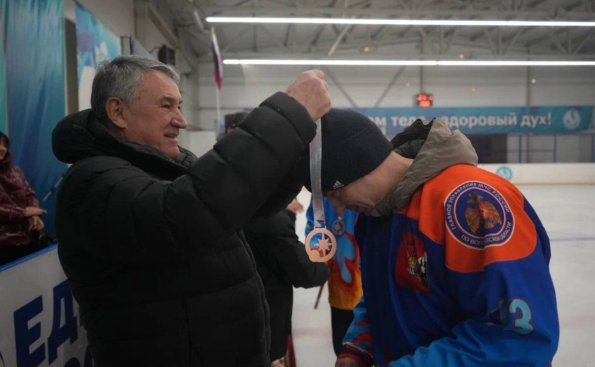 Юрий Воробьев поздравил спасателей Вологодской области, преподавательский состав и воспитанников образовательного центра «Корабелы Прионежья» с профессиональным праздником — Днем спасателя