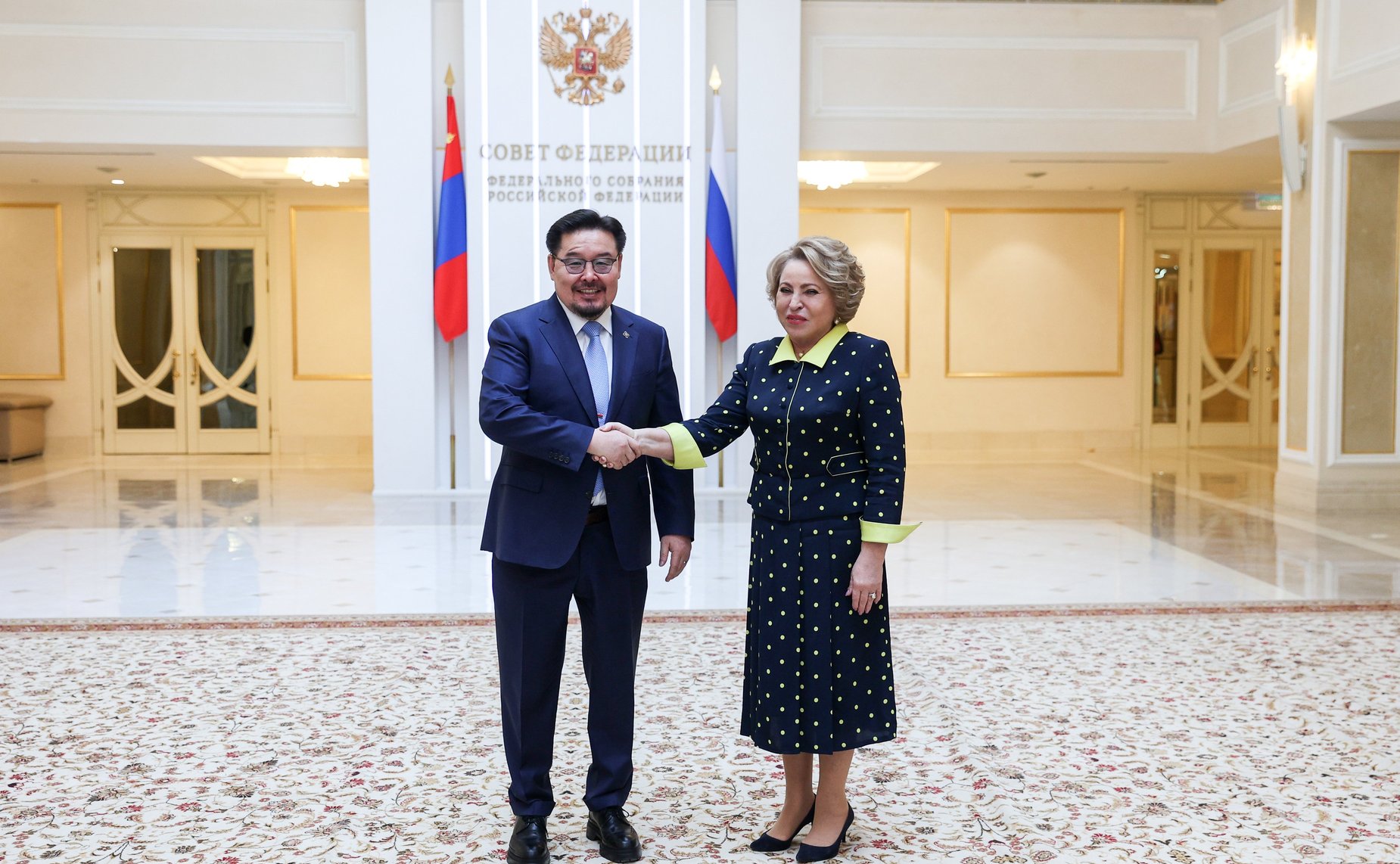 Валентина Матвиенко провела встречу с Председателем Великого Государственного Хурала Монголии Гомбожавыном Занданшатаром