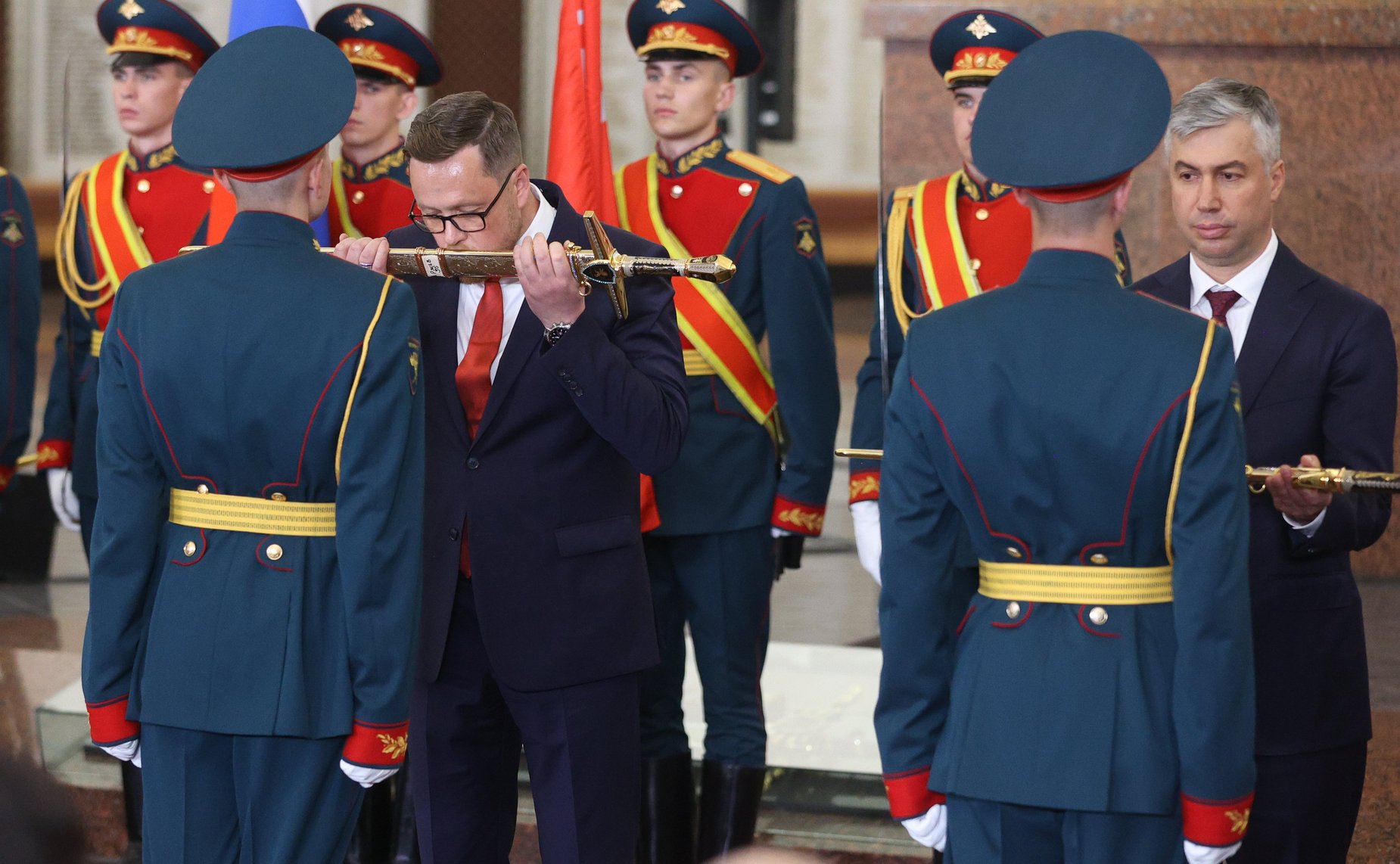 Торжественная церемония передачи «Мечей Победы» Городам воинской славы