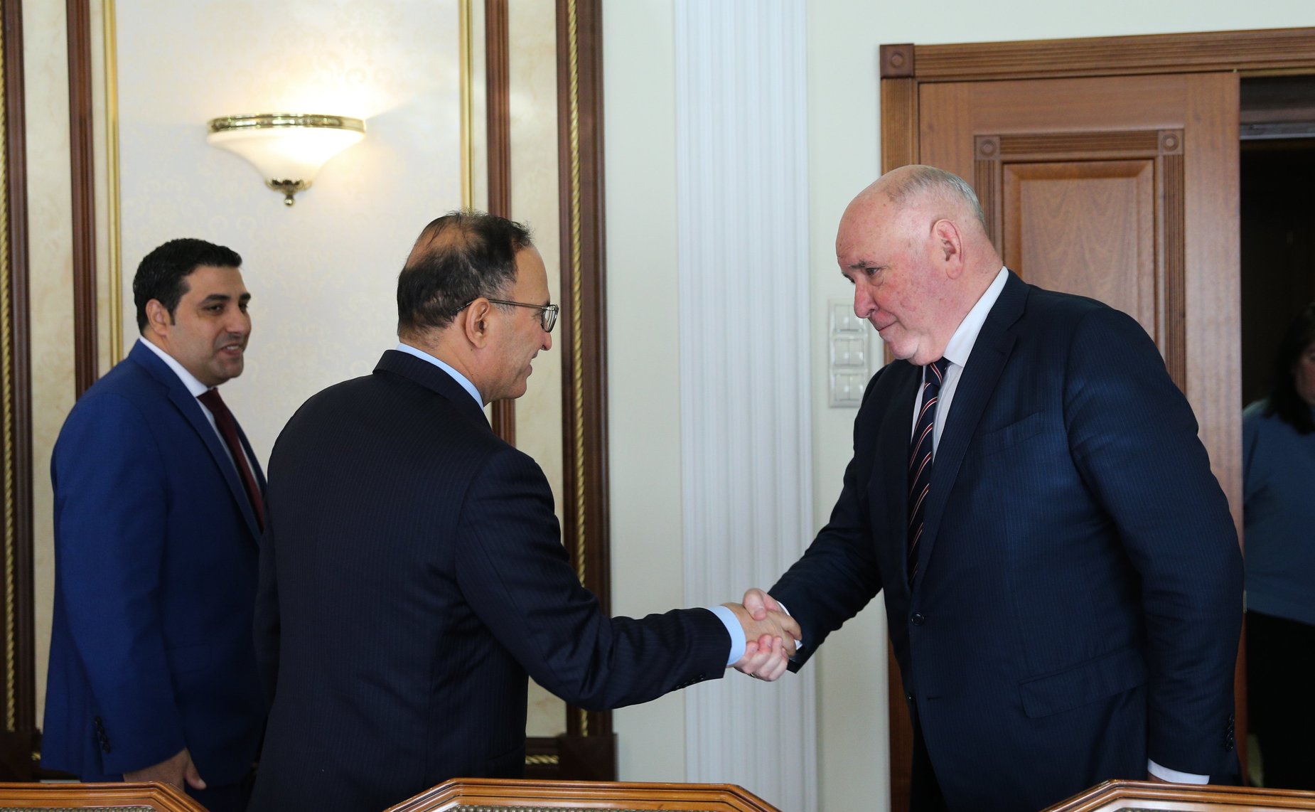 Встреча председателя Комитета Совета Федерации по международным делам Григория Карасина с Чрезвычайным и Полномочным Послом Государства Кувейт в РФ