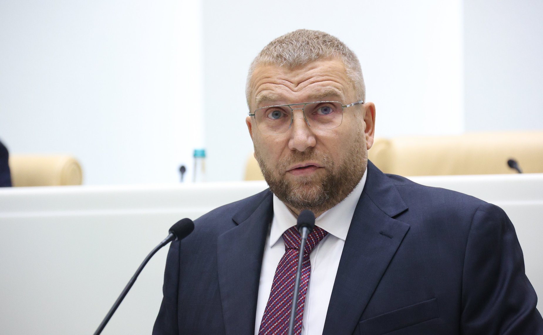 Руководитель Федеральной таможенной службы Валерий Пикалев