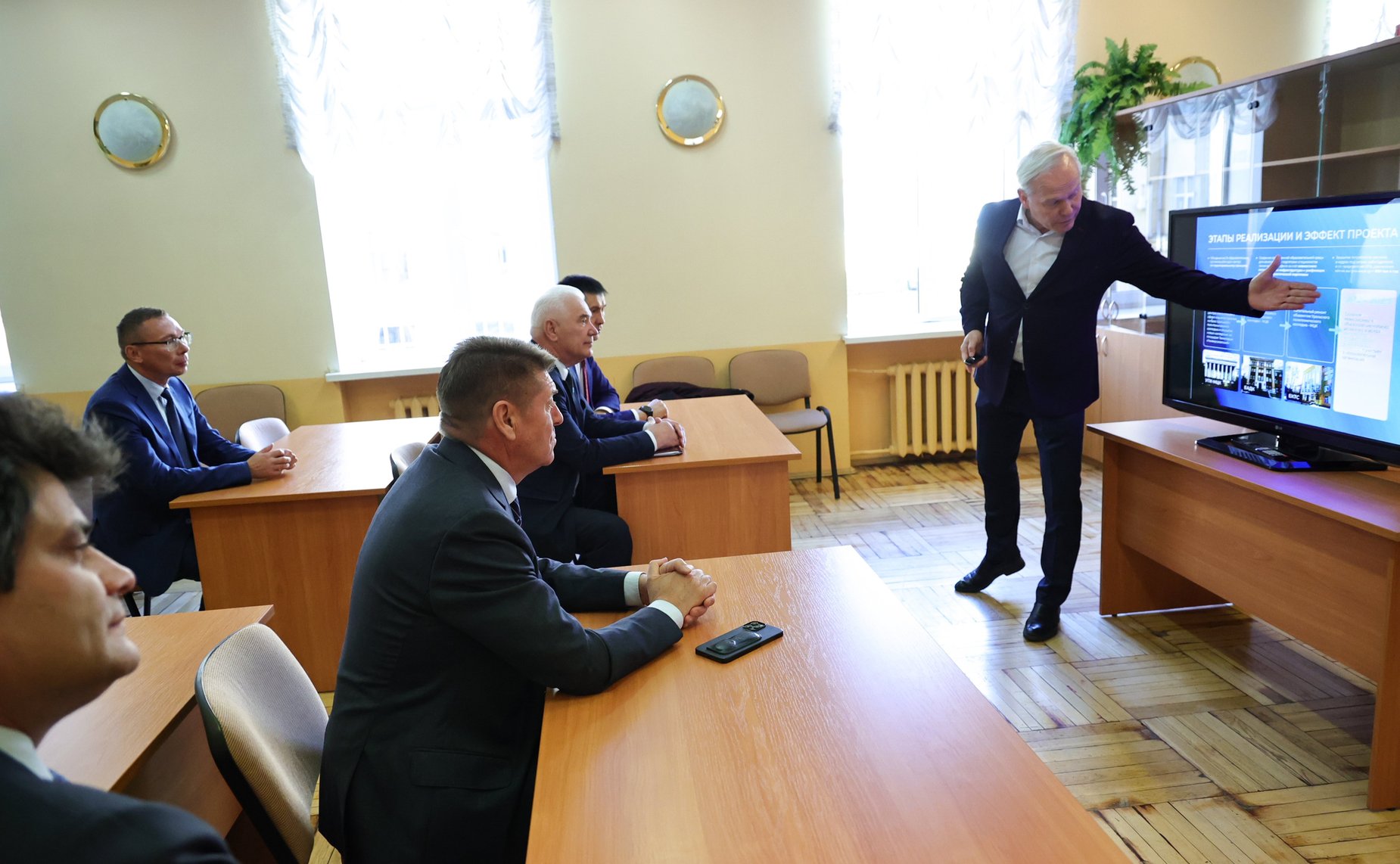 Сенаторы РФ посетили Уральский политехнический колледж