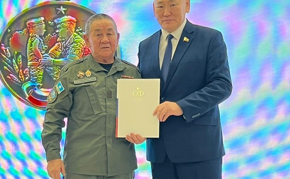 Сахамин Афанасьев в рамках региональной недели посетил итоговое заседание якутского филиала Военно-патриотического центра «Воин»