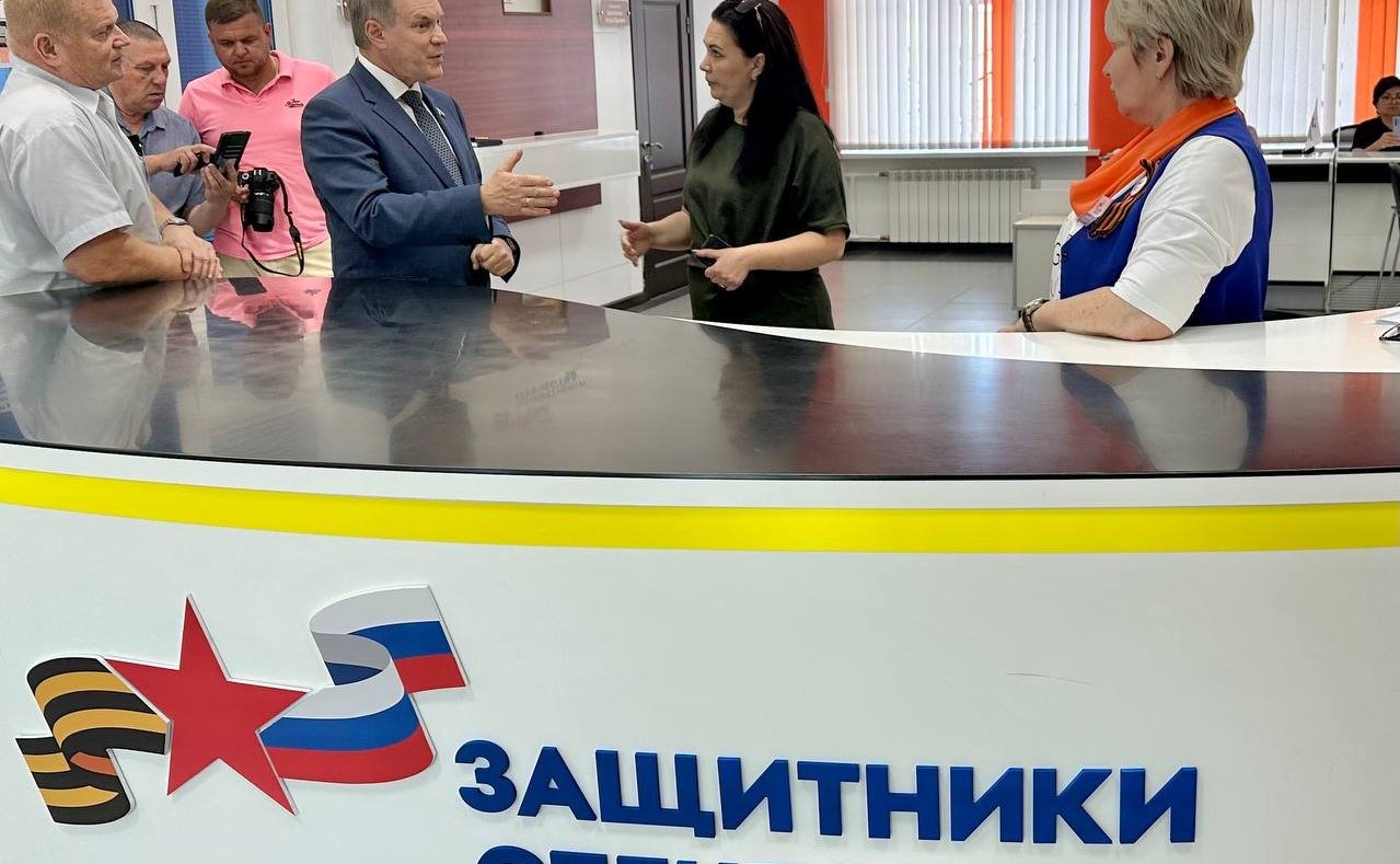 Александр Башкин проинспектировал работу отделения Фонда «Защитники Отечества» в Астраханской области