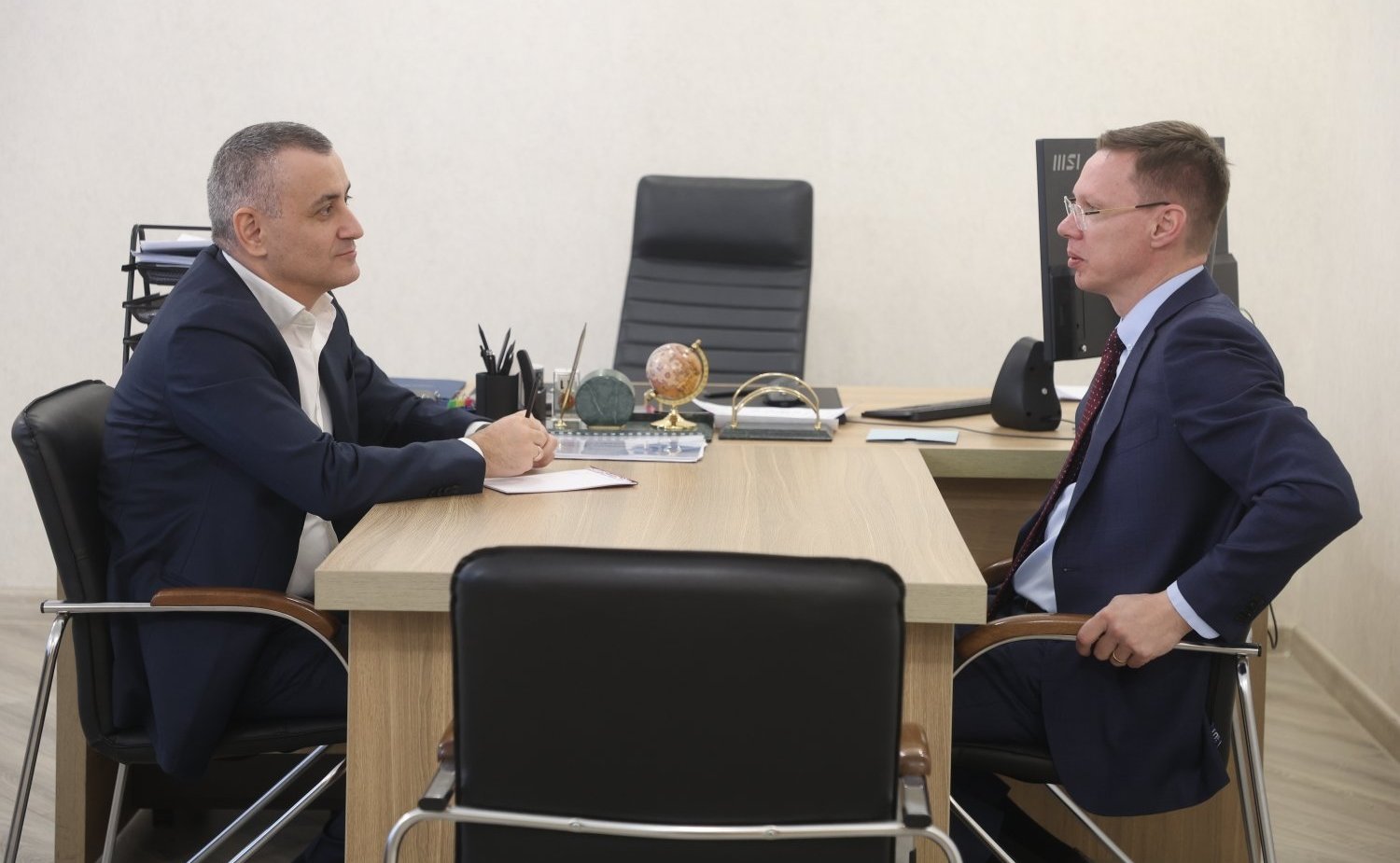 Виталий Назаренко встретился с министром ЖКХ, топлива и энергетики Северной Осетии — Алании