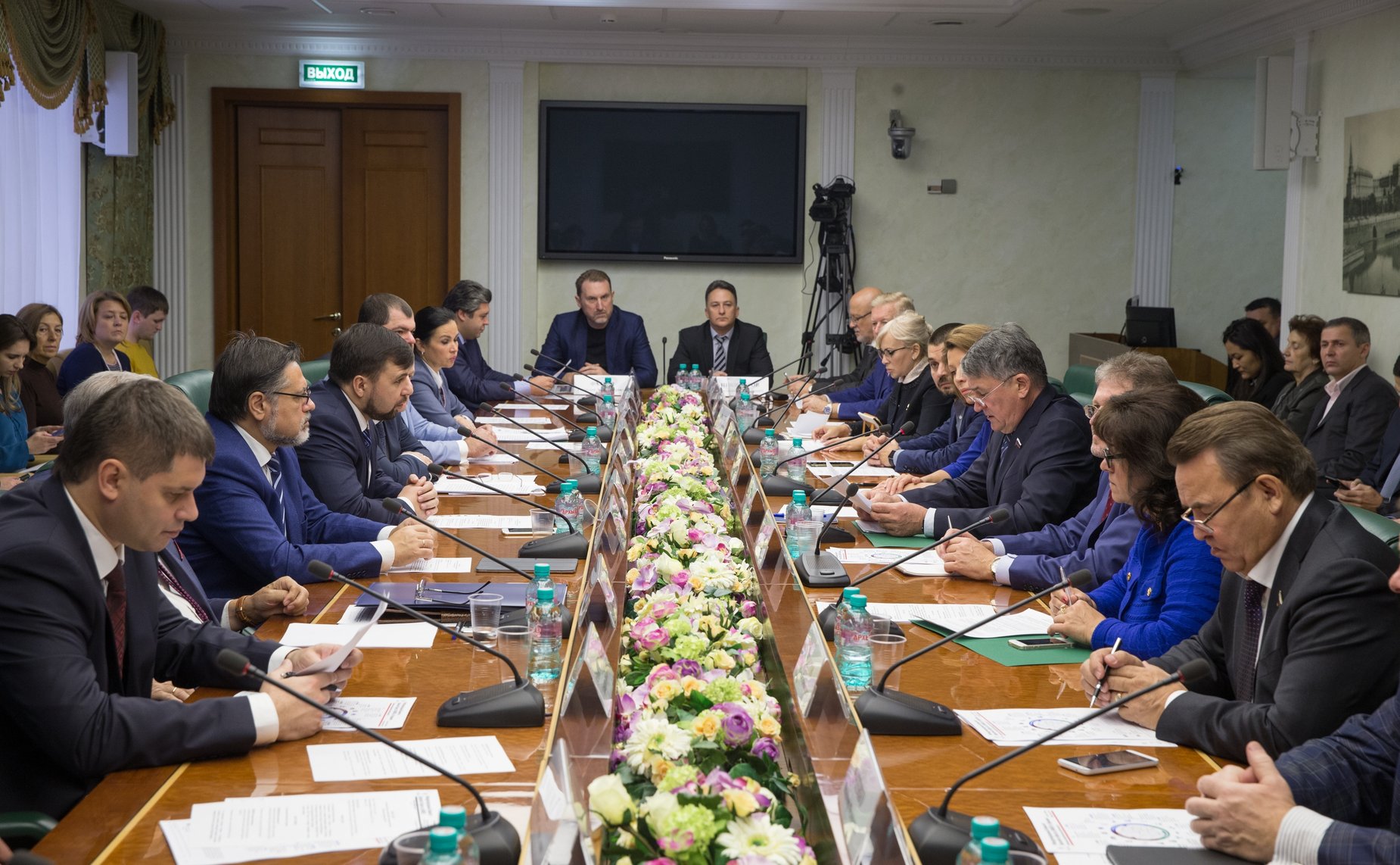 Заседание Комитета общественной поддержки жителей Юго-Востока Украины