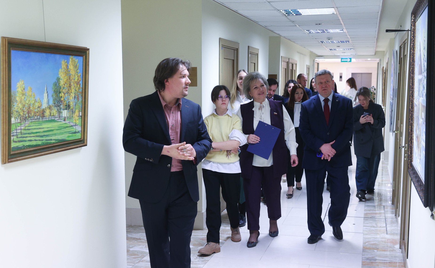 В Совете Федерации открылась выставка «Россия.Текущее» работ российских художников, исследующих современную историю нашей страны