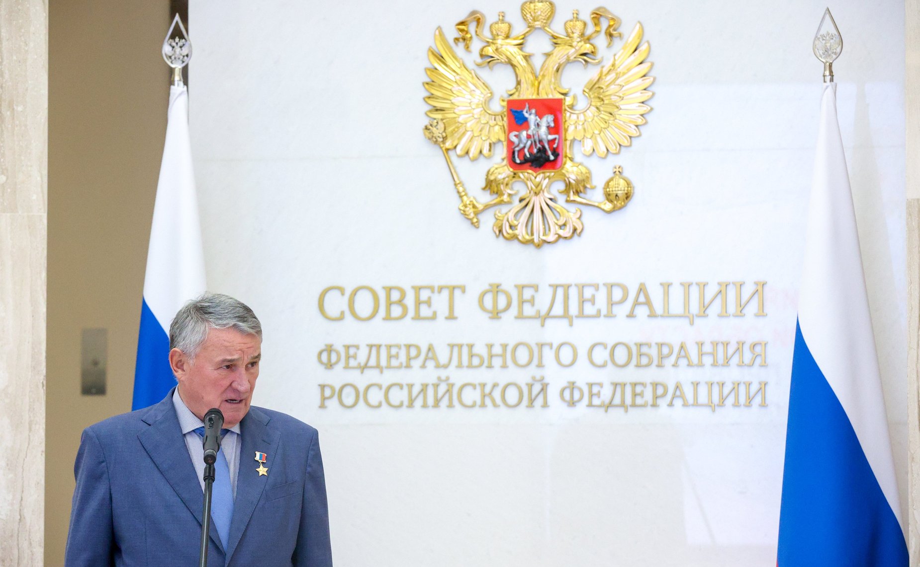 Заместитель Председателя Совета Федерации Юрий Воробьев