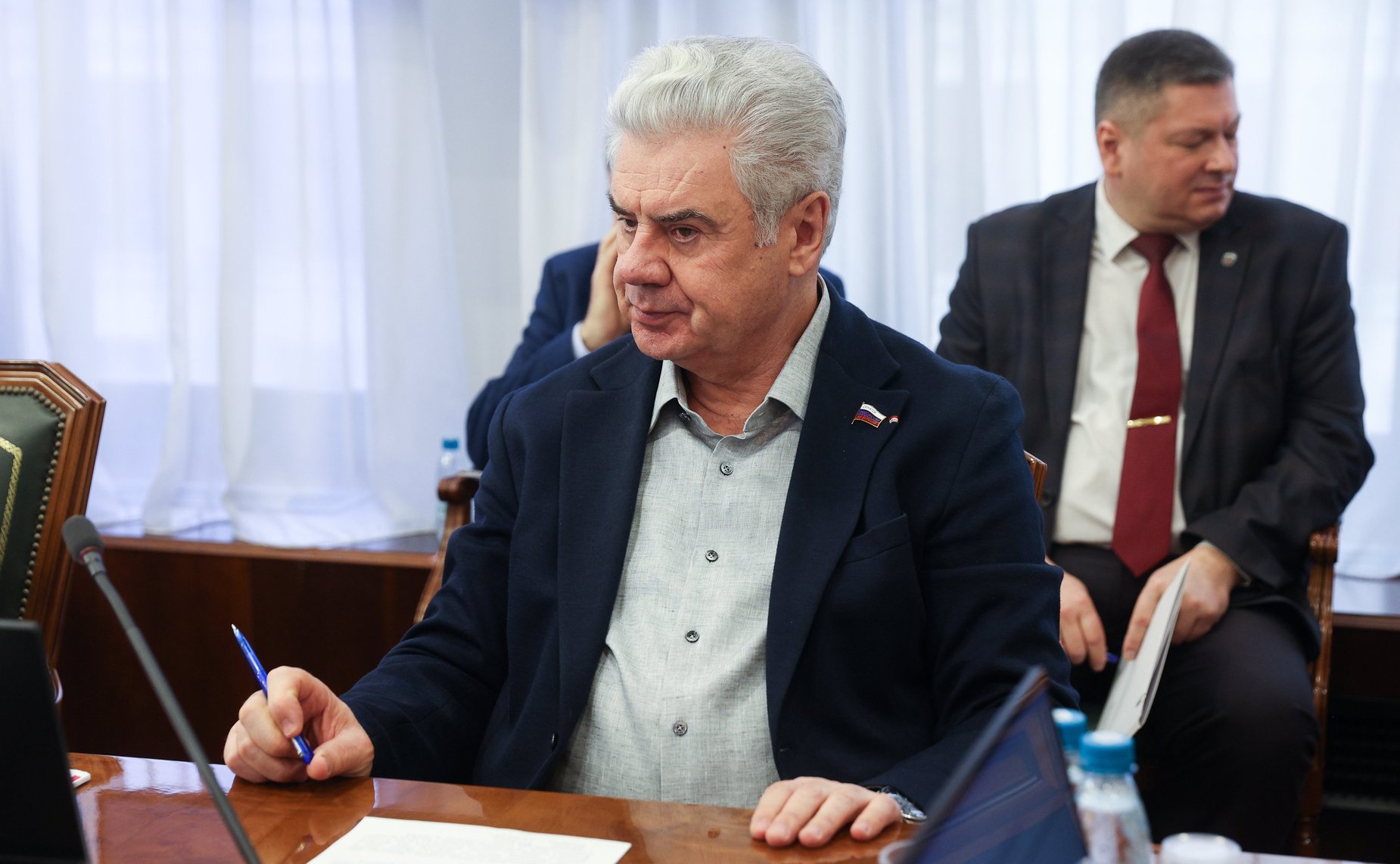 Виктор Бондарев