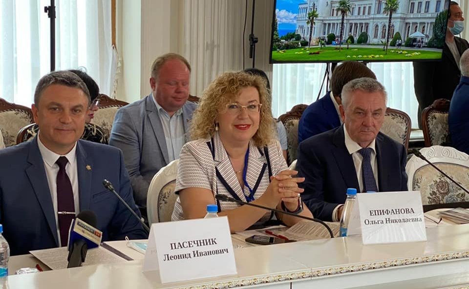 Ольга Епифанова приняла участие в пленарном заседании Ливадийского клуба, прошедшего в Ялте в рамках XIV Международного фестиваля «Великое русское слово»