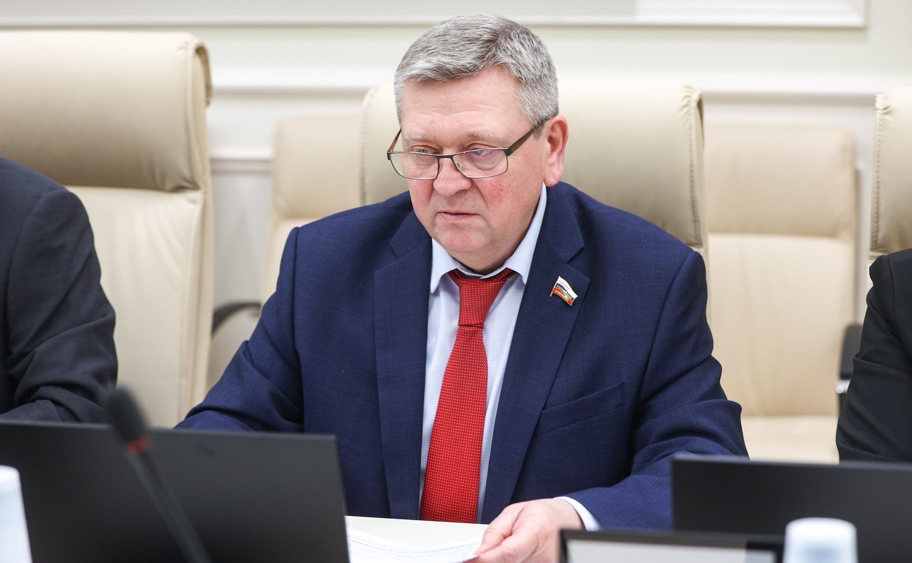 Александр Лутовинов