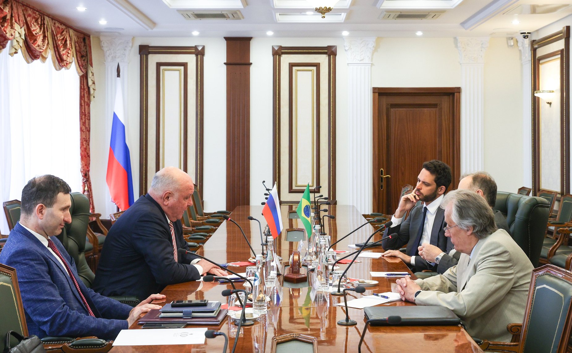 Председатель Комитета СФ по международным делам Григорий Карасин провел встречу с Послом Бразилии в России Родриго Соаресом