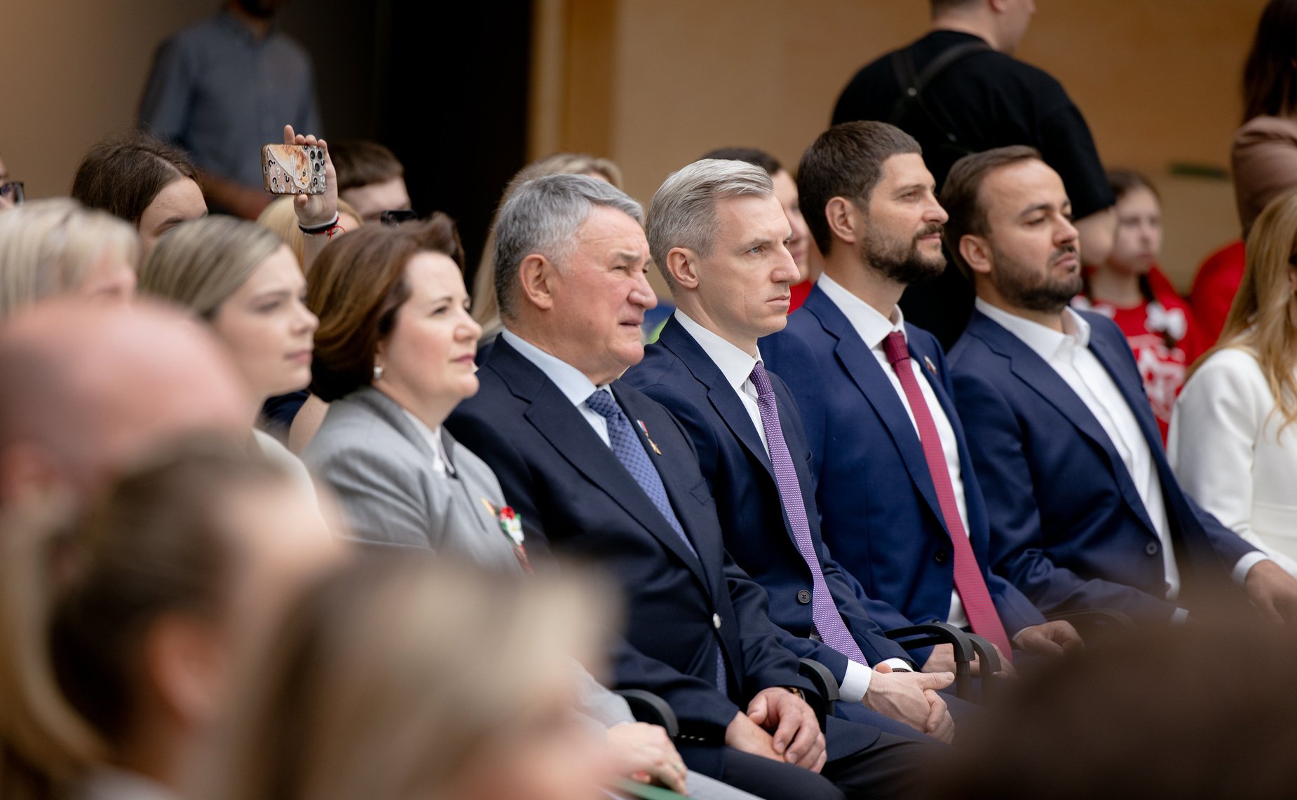 В Смоленске прошла патриотическая экспедиция «Код непокорённых» с участием молодых активистов из разных регионов России и Беларуси. Пленарная дискуссия проекта «Код непокоренных»