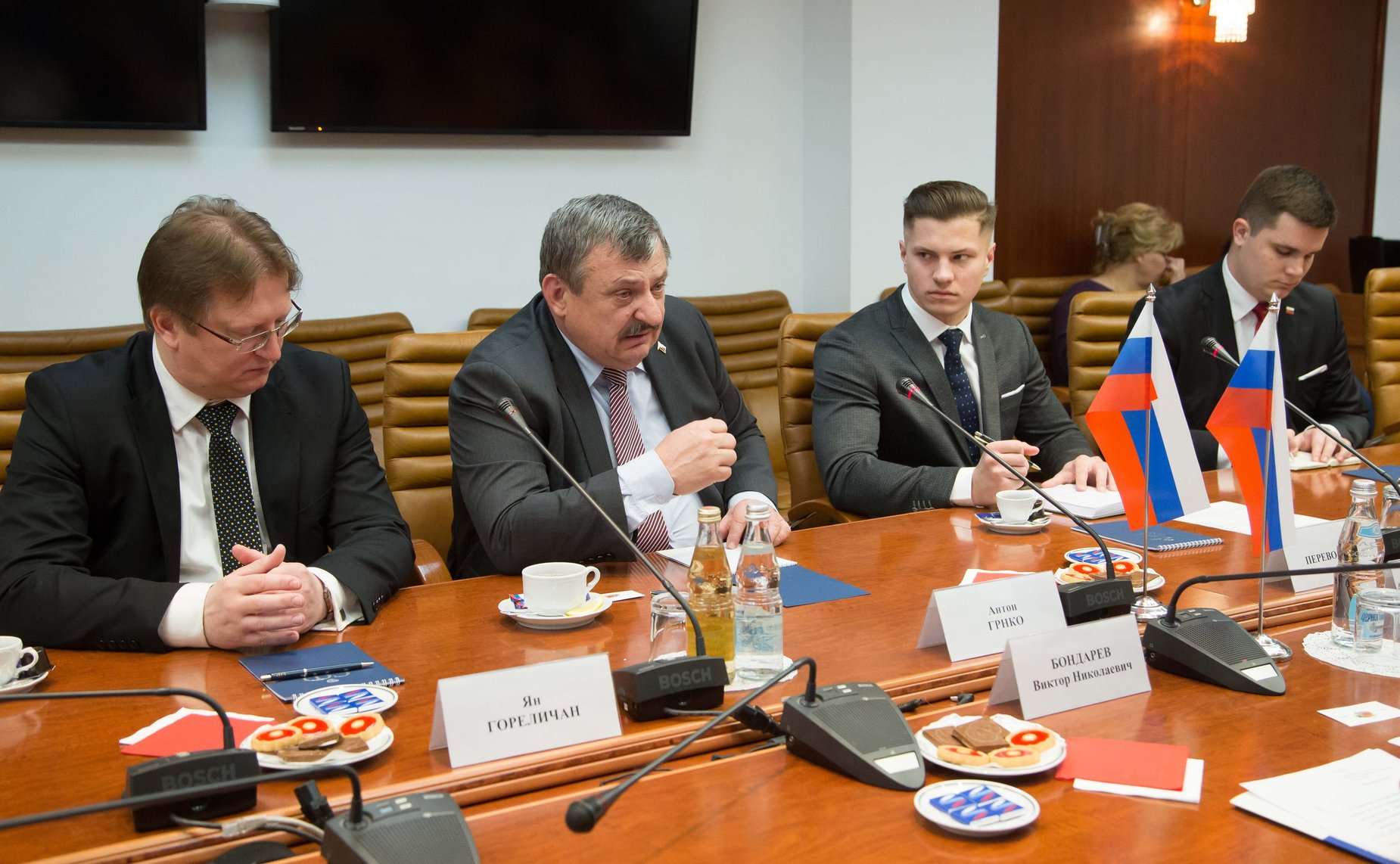 Встреча В. Бондарева с председателем Комитета по обороне и безопасности Национального совета Словацкой Республики Антоном Грнко