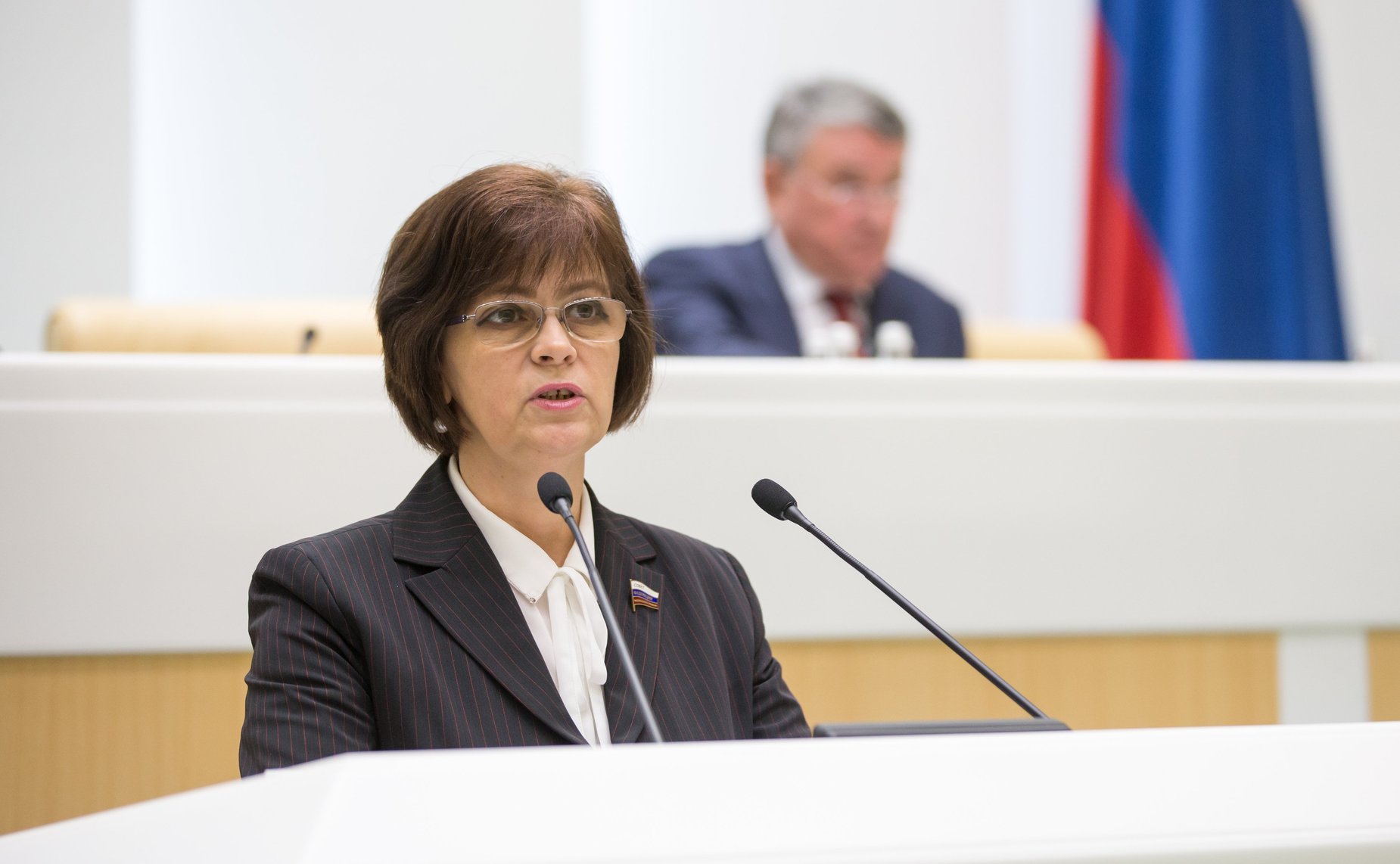 Елена Попова