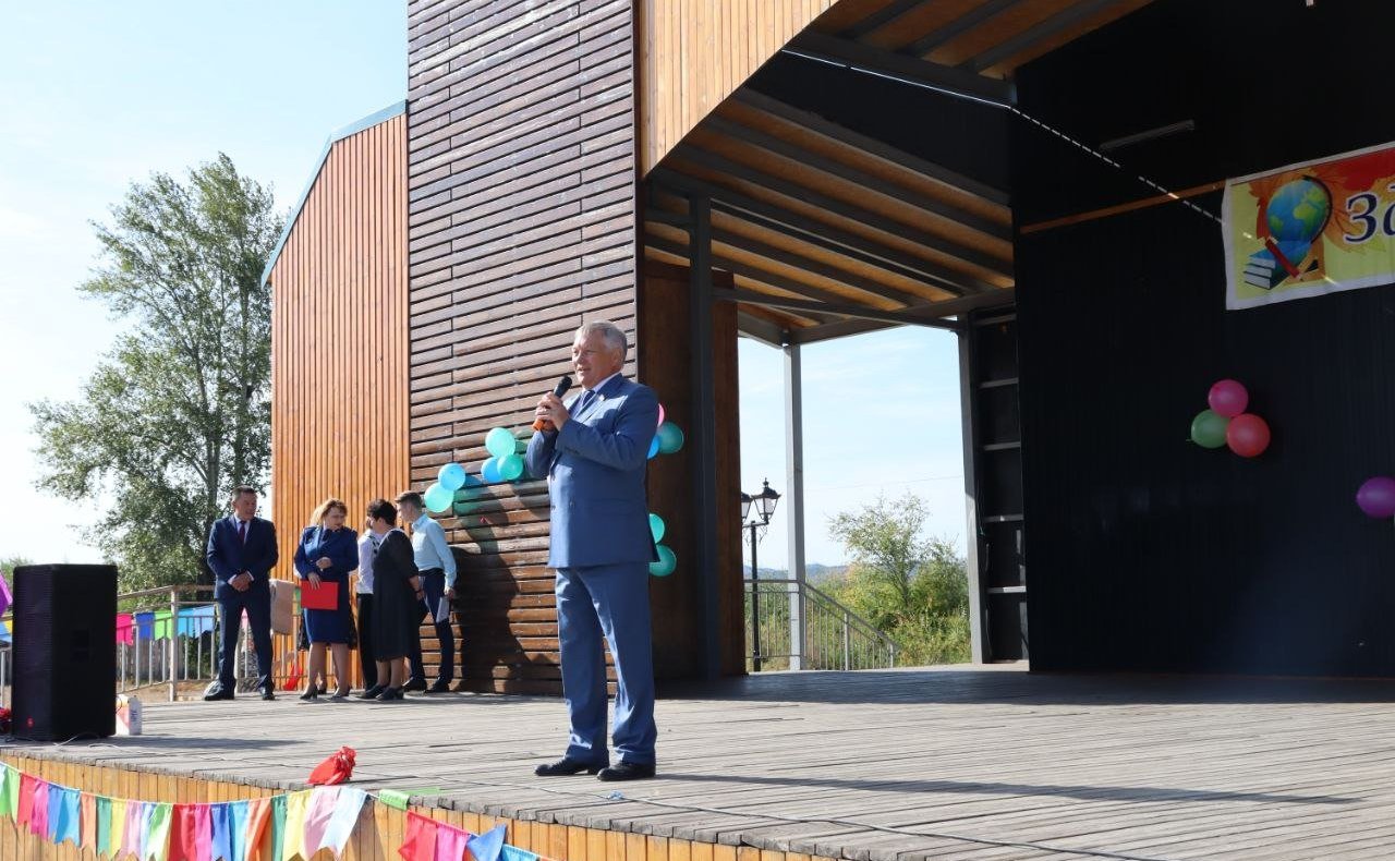 Сергей Михайлов в ходе работы в регионе принял участие в общественных обсуждениях по планируемому строительству Аллеи славы в городе Нерчинске, посвященной воинам-забайкальцам