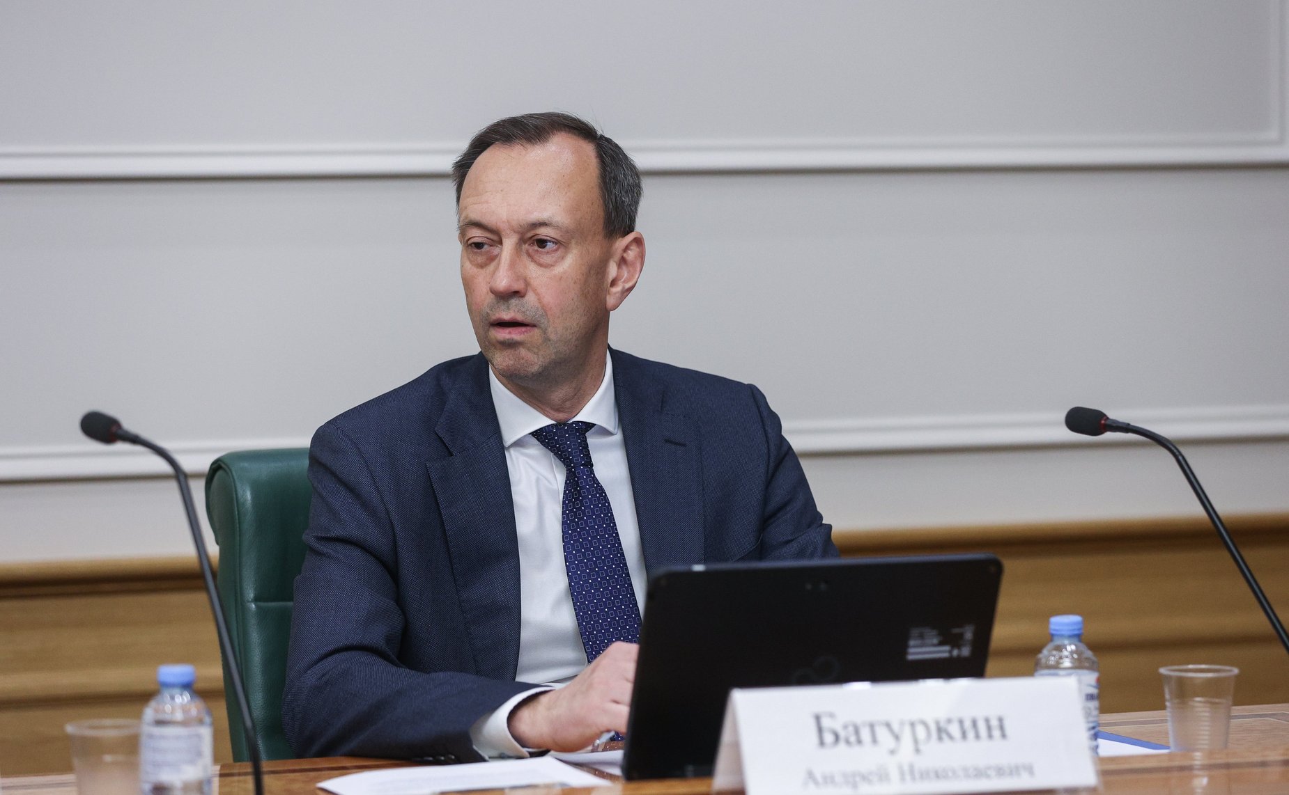В Совете Федерации состоялся «открытый диалог» с руководителем Федеральной службы по контролю за алкогольным и табачным рынками
