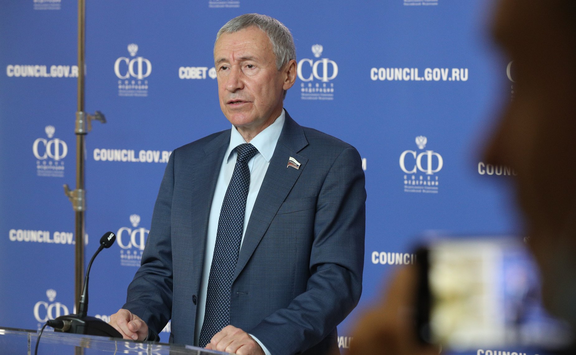 Брифинг председателя Временной комиссии СФ по защите государственного суверенитета и предотвращению вмешательства во внутренние дела РФ Андрея Климова