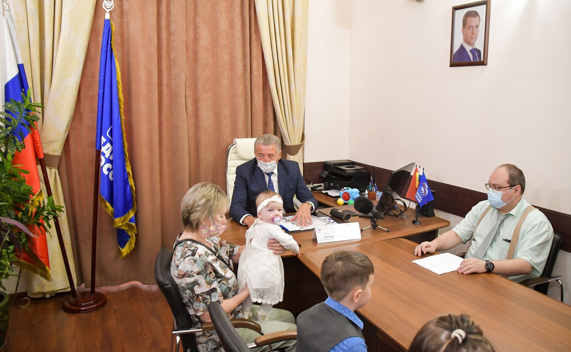 Сергей Лукин в ходе работы в регионе принял участие в акции «Собери ребенка в школу»