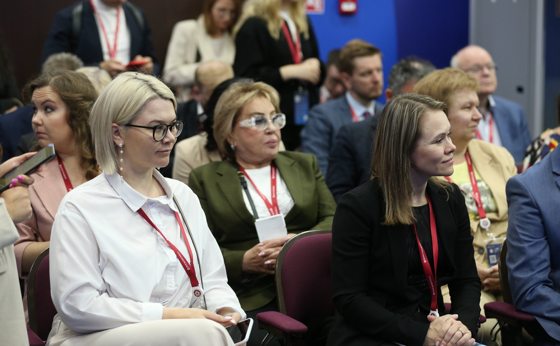 «Круглый стол»: Продвигая социально ориентированное устойчивое будущее. Инвестиции в развитие – инвестиции в человека. Мероприятие состоялось в рамках юбилейного XXV ПМЭФ-2022