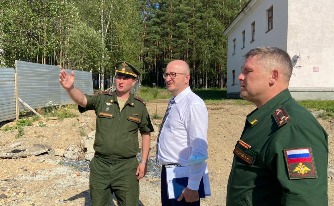 Олег Цепкин провел рабочую встречу с командованием одной из войсковых частей в городе Трехгорный-1