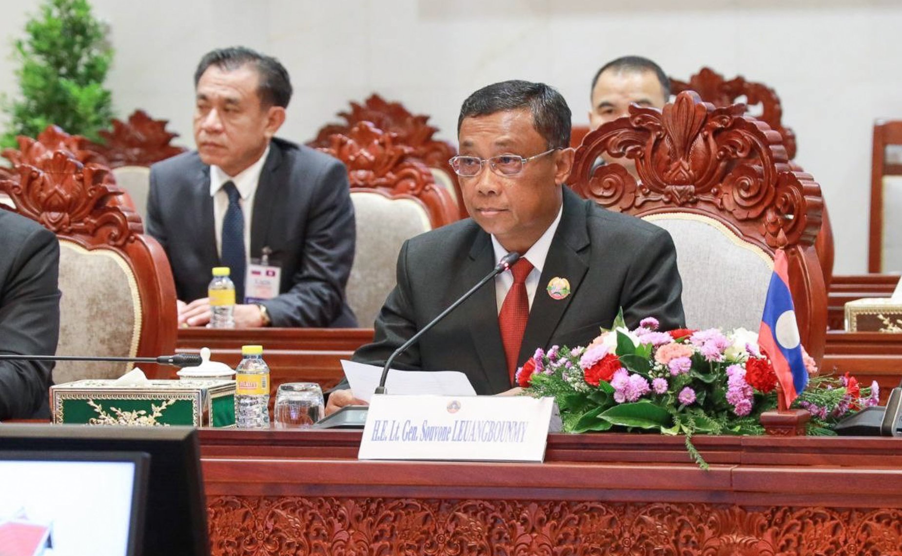 Руководитель группы по сотрудничеству Совета Федерации с парламентом Лаоса Николай Журавлёв провёл встречу с заместителем Председателя Национального собрания, руководителем группы с лаосской стороны Сувоном Лыангбунми