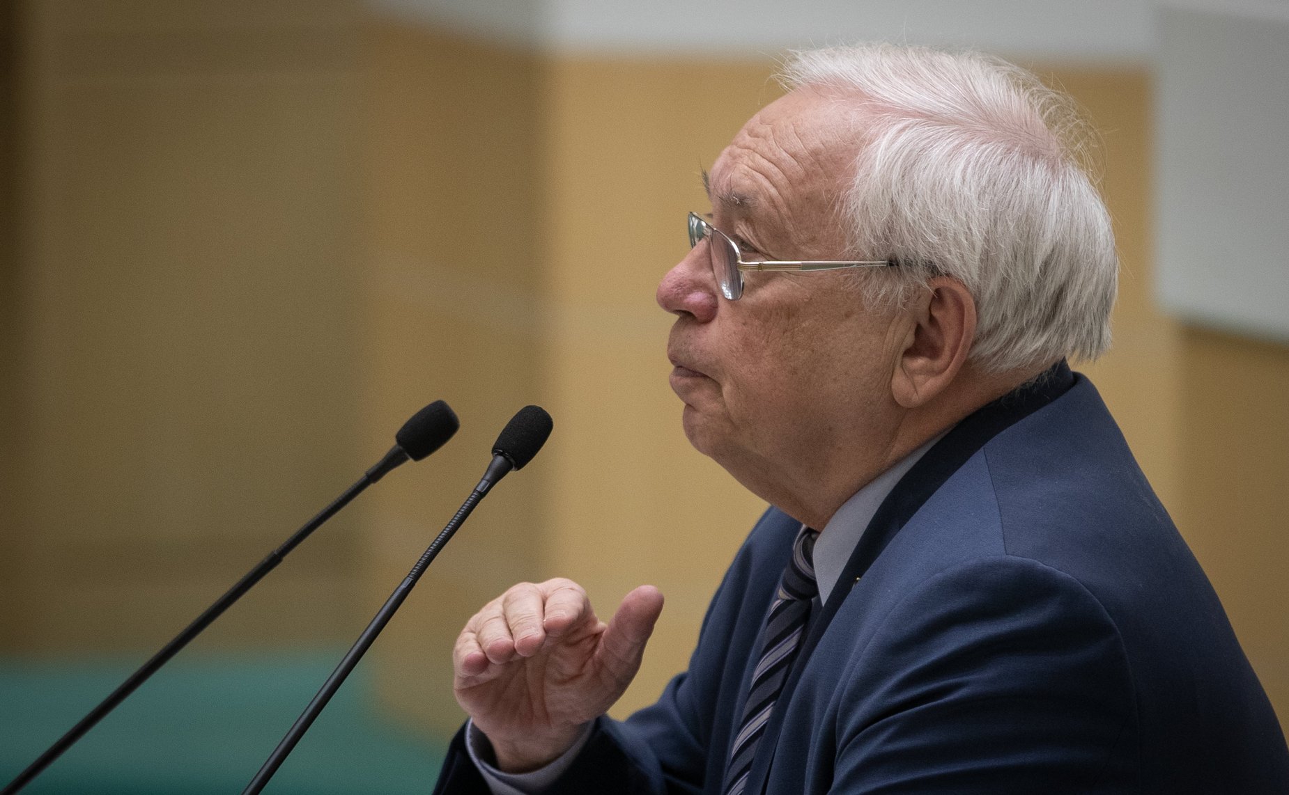 Владимир Лукин