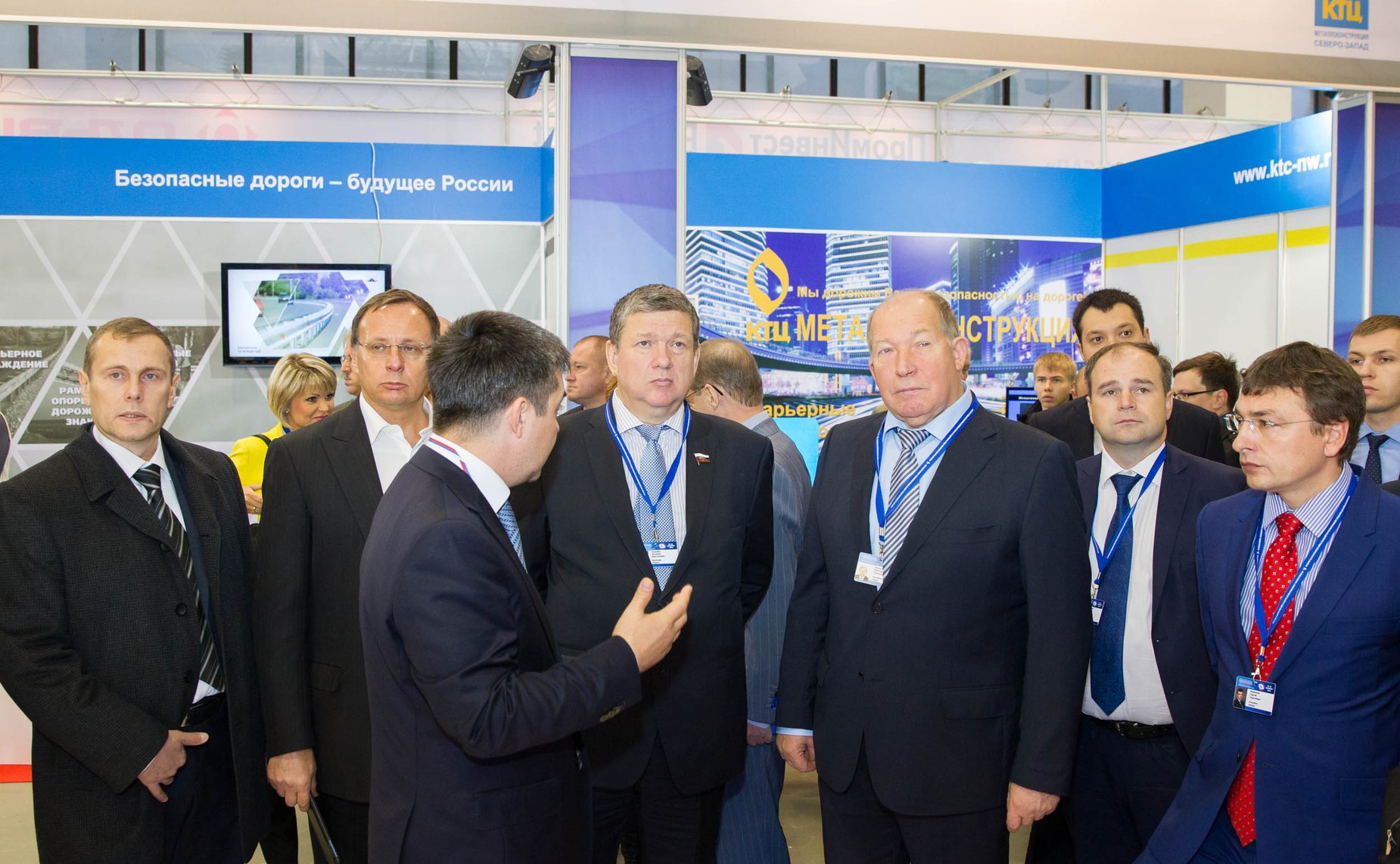 Форум безопасность на дорогах открытие выставки-5