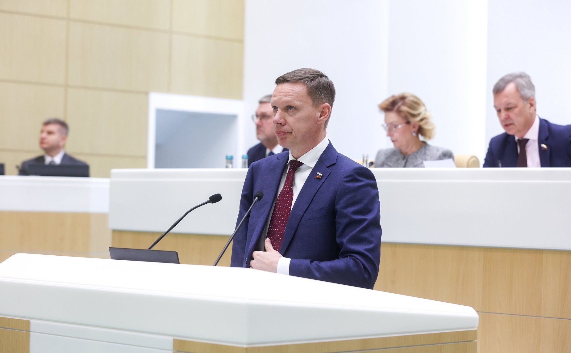 Виталий Назаренко