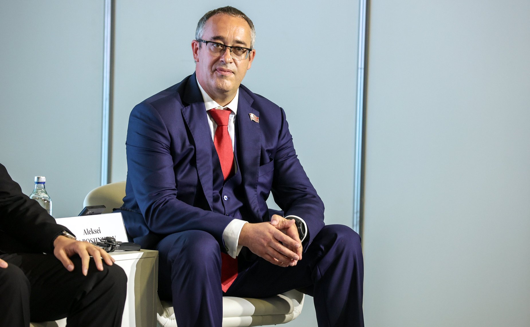 Заседание сессии «Развитие молодежного парламентаризма. Международное сотрудничество молодых парламентариев: практика, проблемы, перспективы»