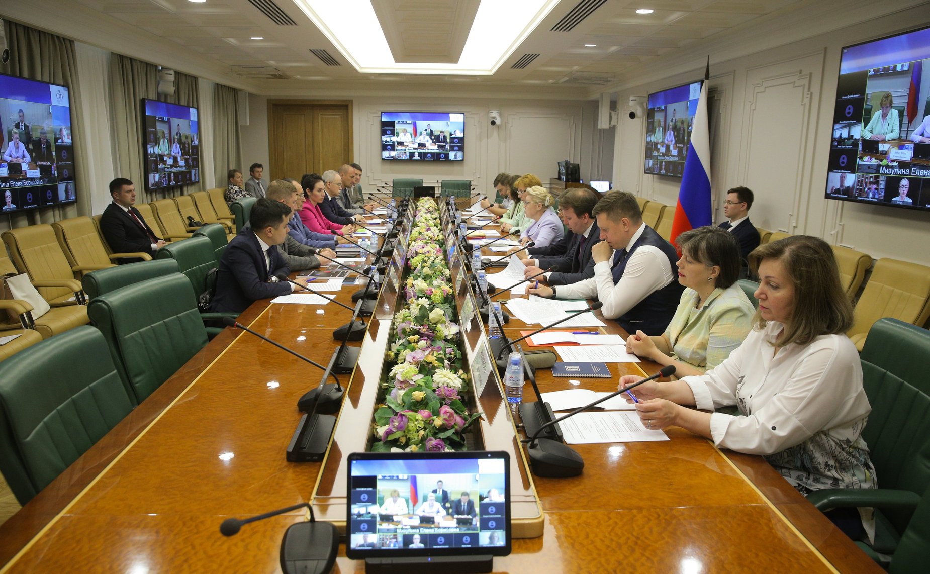 «Круглый стол» Комитета СФ по конституционному законодательству и государственному строительству