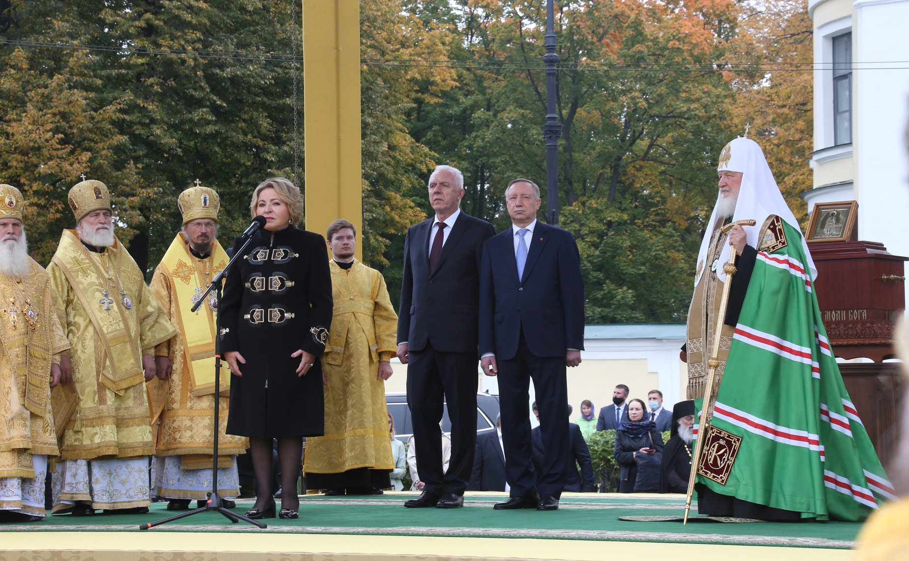 Валентина Матвиенко приняла участие в торжественных мероприятиях, приуроченных к памятной дате Санкт-Петербурга — Дню перенесения мощей святого благоверного князя Александра Невского