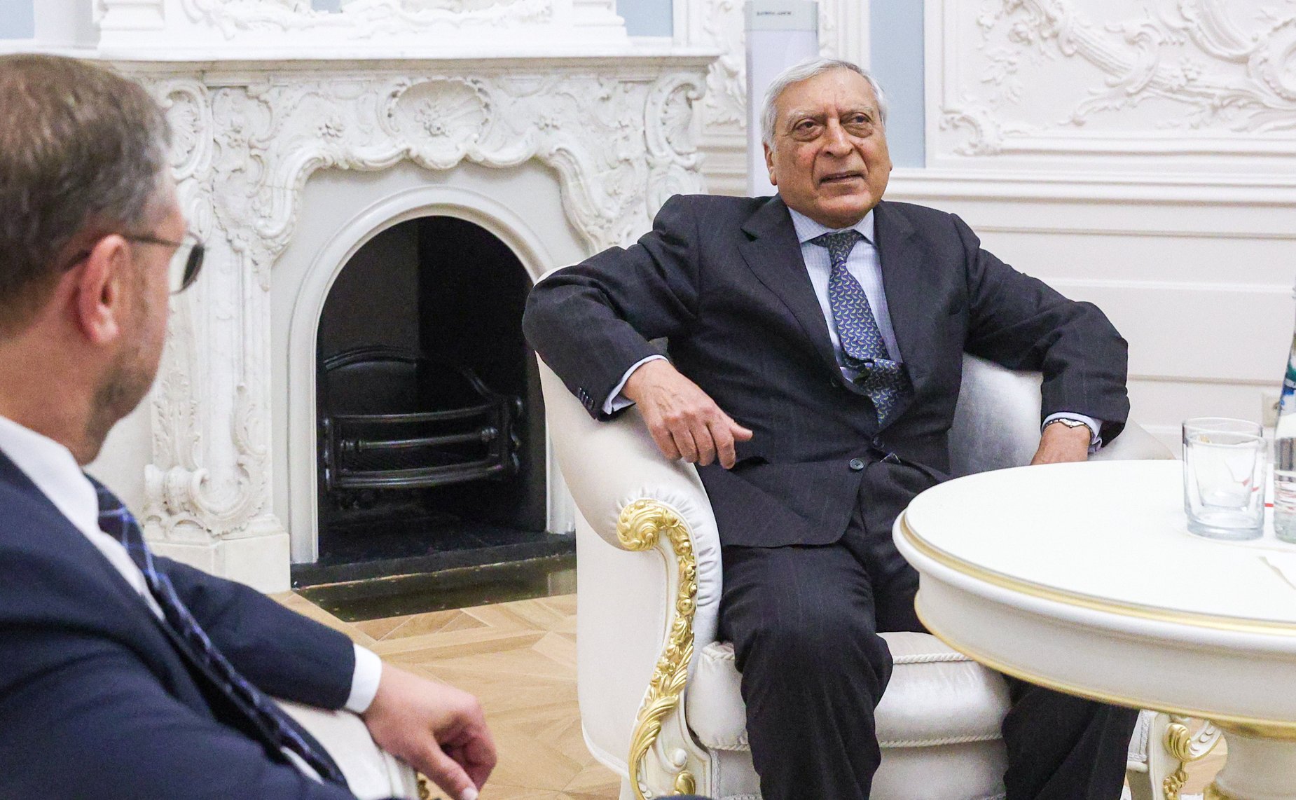 Встреча заместителя Председателя Совета Федерации Константина Косачева с президентом Университета им. Джавахарлала Неру (Индия) профессором Канвалом Сибалом