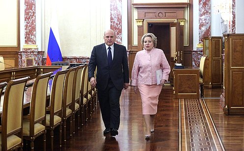 http://council.gov.ru/media/photos/large/4XGM1gALvy86bLi2jIBSCncF1wxyxA8M.jpg