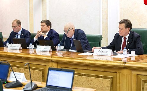 Сенаторы обсудили совершенствование межбюджетных отношений на примере Ульяновской области