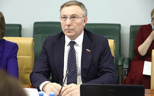 А. Варфоломеев призвал молодых парламентариев наращивать обороты в работе над актуальными проблемами регионов