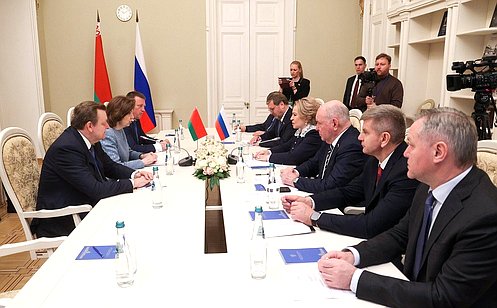 http://council.gov.ru/media/photos/large/69gE0Fg4XA0eDzAqIA8M0MhMO31lGzK5.jpg