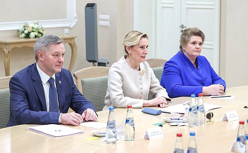 http://council.gov.ru/media/photos/large/6AA6ec1EfcvmzMuGuAHAtr8X9Ce7CTh1.jpg