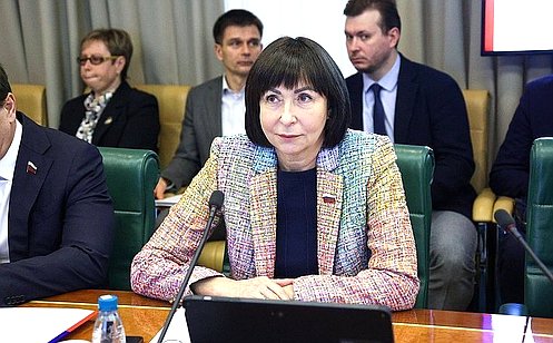 http://council.gov.ru/media/photos/large/6Ggb7LwWWySKxfAUs2vuPSPgXlpRUOV1.jpg