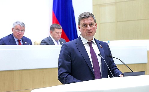 http://council.gov.ru/media/photos/large/8WNYMX3HUZoyfQU7vr9fXjUDApI82WOG.jpg