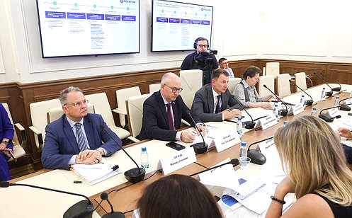 http://council.gov.ru/media/photos/large/9E8Xe6tanvAJPYPUAtujRFYR0px4He3j.jpg