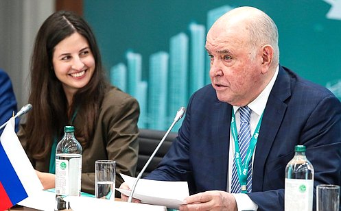 http://council.gov.ru/media/photos/large/ADrTNCicbs52nkj0Iz3YqaeT9vTEa8Cr.jpg