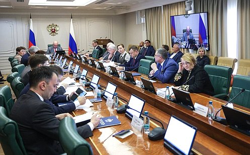 http://council.gov.ru/media/photos/large/AJMffBBMYelAW8hPq7m8RcM3g1Oy6oKu.jpg