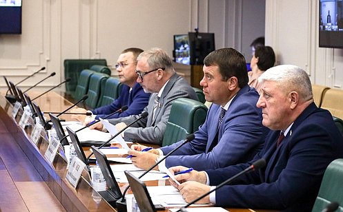 И. Абрамов провел заседание Совета по вопросам газификации субъектов РФ при верхней палате парламента