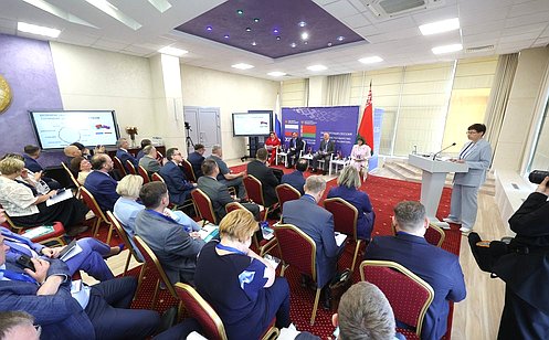 http://council.gov.ru/media/photos/large/AvSAuVKQic5IaTzL4095vMqN2nv5AJxN.jpg
