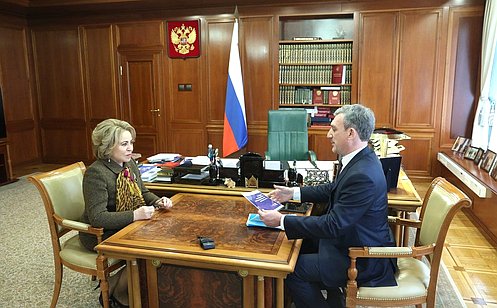 В. Матвиенко обсудила с губернатором Амурской области В. Орловым вопросы социально-экономического развития региона