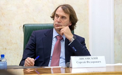Сенаторы приняли участие в совещании в Минсельхозе РФ по вопросам правового регулирования селекции и семеноводства