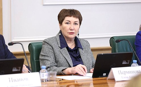 Е. Перминова приняла участие в VII Форуме деловых женщин, который прошел в г. Ульяновске