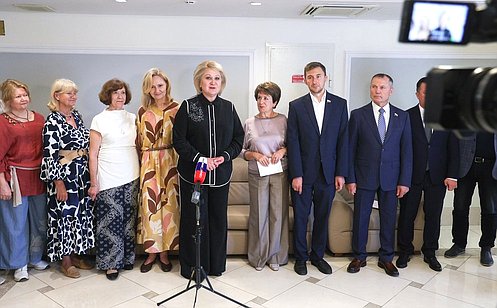 http://council.gov.ru/media/photos/large/DzYatEKLTKPqw7S7r3VfBLofpnSsfQbR.jpg